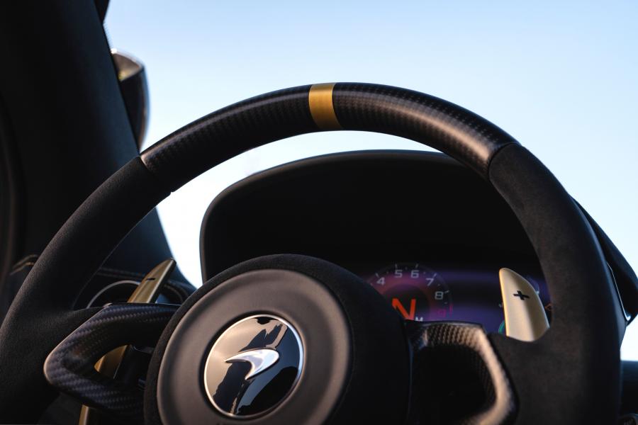 Панель приборов McLaren MSO 600LT Spider Pikes Peak Collection 2019 года  (фото 15 из 23)
